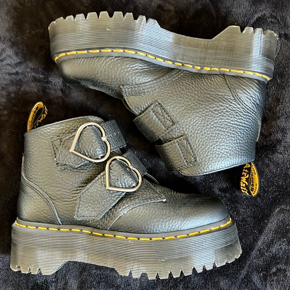 Dr. Martens | Devon Heart Leather Platform Boots